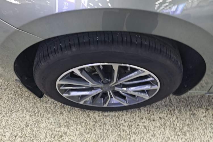 Used Geely Auto Preface 2023 1.5TD Fuyao Version Right Rear Wheel Hub