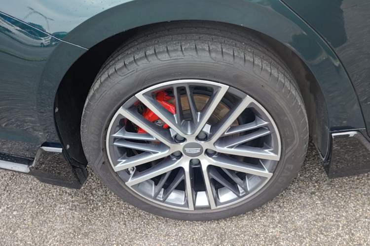Used Geely Auto Preface 2023 2.0TD "Only This Verdant Green" Edition Right Rear Wheel Hub