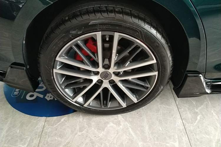 Used Geely Auto Preface 2023 2.0TD "Only This Verdant Green" Edition Right Rear Wheel Hub