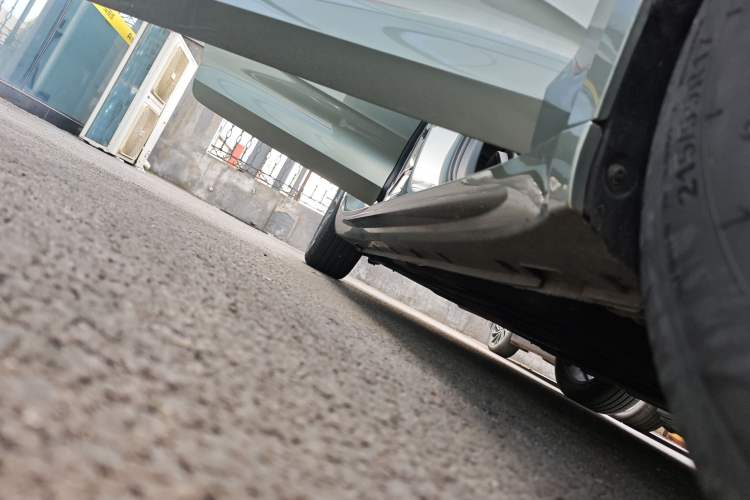 Used Geely Auto Preface 2023 1.5TD Fuyao Version Right Side Sill