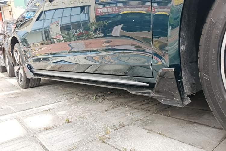 Used Geely Auto Preface 2023 2.0TD "Only This Verdant Green" Edition Right Side Sill
