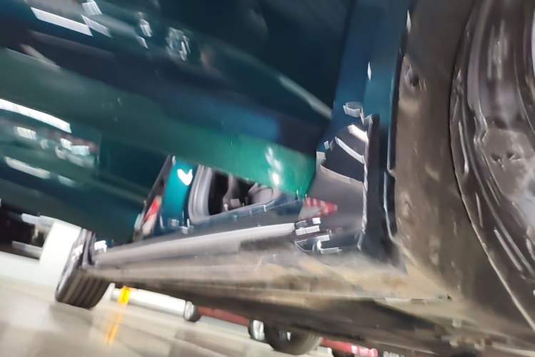 Used Geely Auto Preface 2023 2.0TD "Only This Verdant Green" Edition Right Side Sill