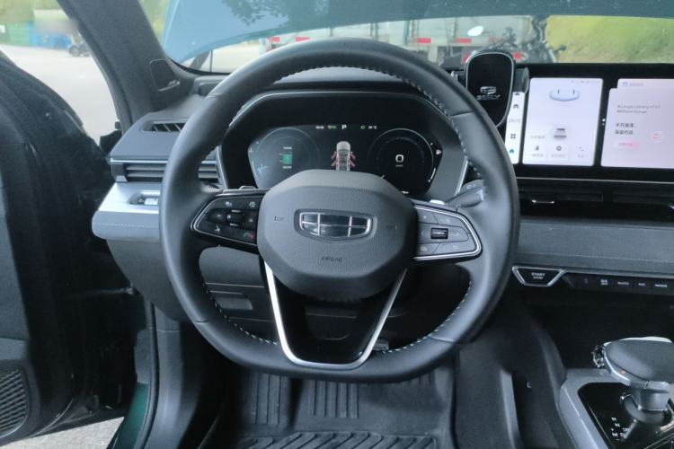 Used Geely Auto Preface 2023 2.0TD "Only This Verdant Green" Edition Steering Wheel