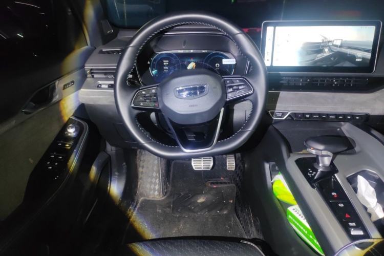 Used Geely Auto Preface 2023 2.0TD "Only This Verdant Green" Edition Steering Wheel