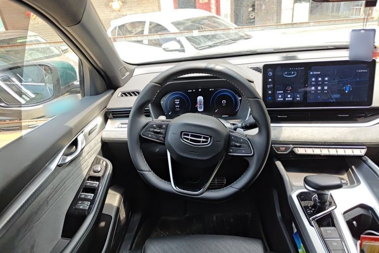 Used Geely Auto Preface 2023 2.0TD "Only This Verdant Green" Edition Steering Wheel