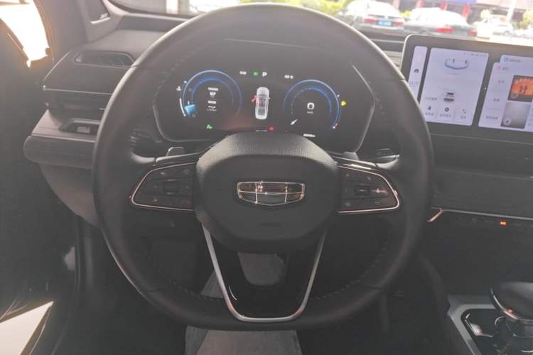 Used Geely Auto Preface 2023 2.0TD "Only This Verdant Green" Edition Steering Wheel
