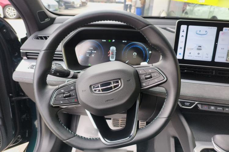 Used Geely Auto Preface 2023 2.0TD "Only This Verdant Green" Edition Steering Wheel