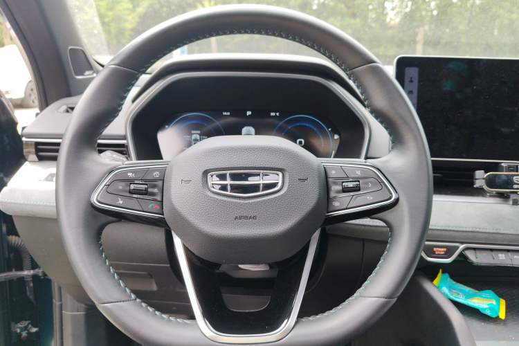 Used Geely Auto Preface 2023 2.0TD "Only This Verdant Green" Edition Steering Wheel