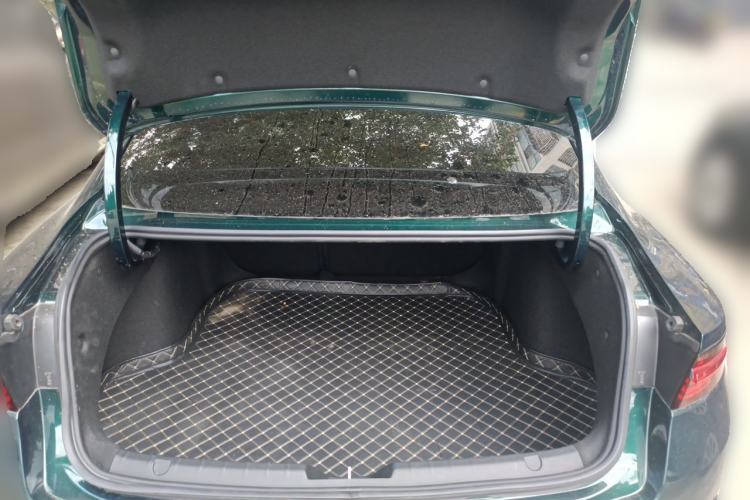 Used Geely Auto Preface 2023 2.0TD "Only This Verdant Green" Edition Trunk