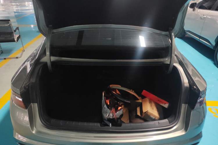 Used Geely Auto Preface 2023 1.5TD Fuyao Version Trunk