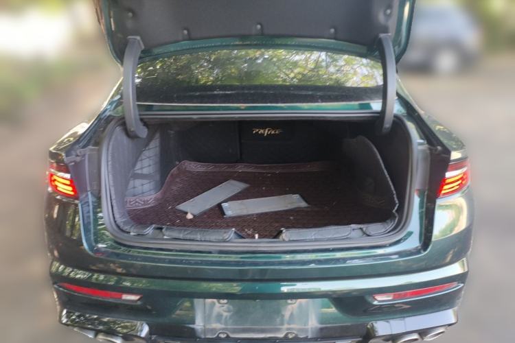 Used Geely Auto Preface 2023 2.0TD "Only This Verdant Green" Edition Trunk