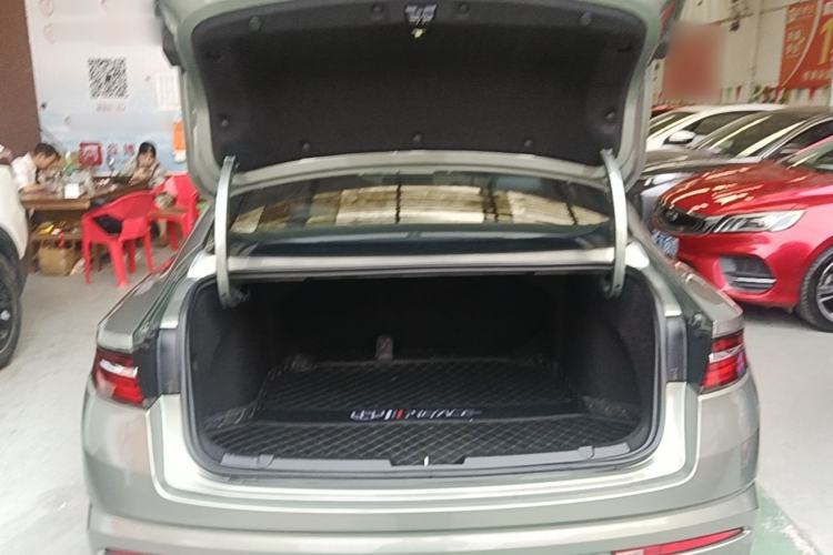 Used Geely Auto Preface 2023 1.5TD Fuyao Version Trunk