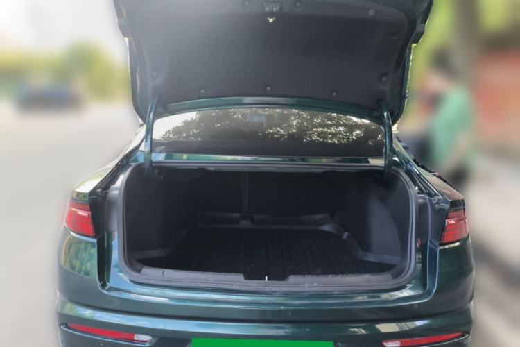 Used Geely Auto Preface 2023 2.0TD "Only This Verdant Green" Edition Trunk