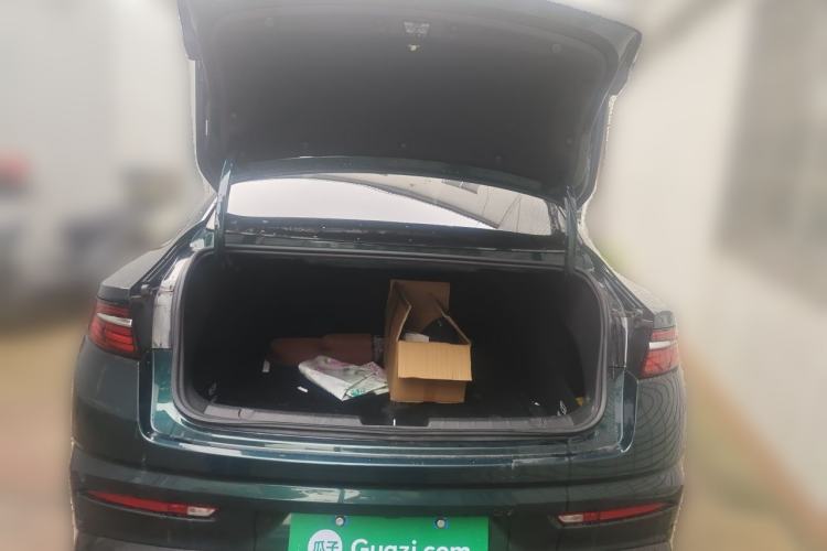 Used Geely Auto Preface 2023 2.0TD "Only This Verdant Green" Edition Trunk