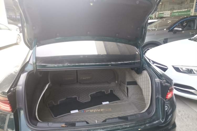 Used Geely Auto Preface 2023 2.0TD "Only This Verdant Green" Edition Trunk