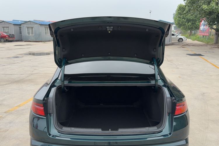 Used Geely Auto Preface 2023 2.0TD "Only This Verdant Green" Edition Trunk