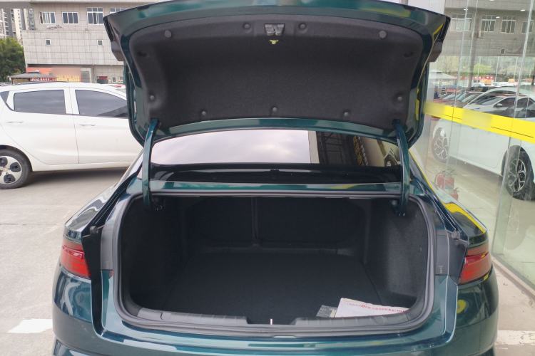 Used Geely Auto Preface 2023 2.0TD "Only This Verdant Green" Edition Trunk