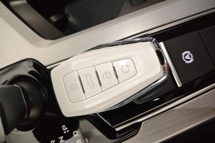 Used Geely Auto Preface 2023 2.0TD "Only This Verdant Green" Edition Vehicle Key