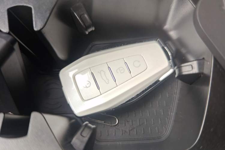 Used Geely Auto Preface 2023 2.0TD "Only This Verdant Green" Edition Vehicle Key