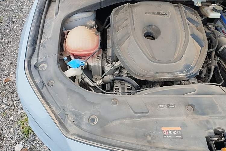 Used Geely Auto Preface 2023 2.0TD Luxury Version Engine Bay Right