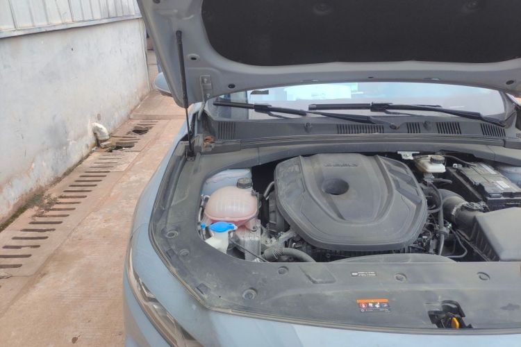Used Geely Auto Preface 2023 2.0TD Prestige Version Engine Bay Right