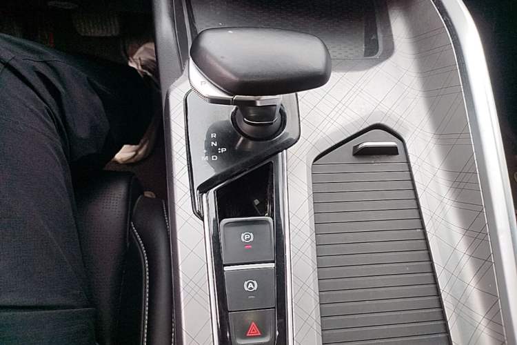 Used Geely Auto Preface 2023 2.0TD Luxury Version Gear Lever