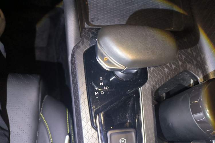Used Geely Auto Preface 2023 1.5TD Fuyao Version Gear Lever