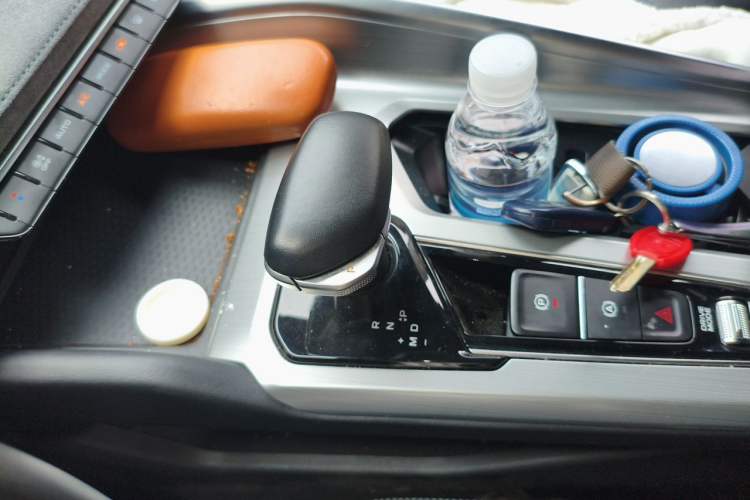 Used Geely Auto Preface 2023 2.0TD "Only This Verdant Green" Edition Gear Lever
