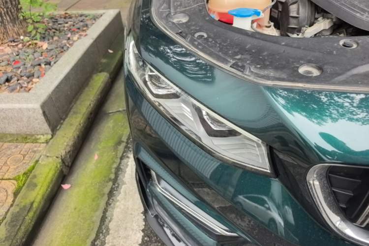 Used Geely Auto Preface 2023 2.0TD "Only This Verdant Green" Edition Right Front Headlight