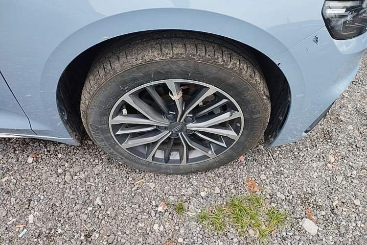 Used Geely Auto Preface 2023 2.0TD Luxury Version Right Front Wheel Hub