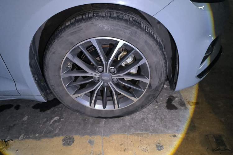 Used Geely Auto Preface 2023 1.5TD Fuyao Version Right Front Wheel Hub