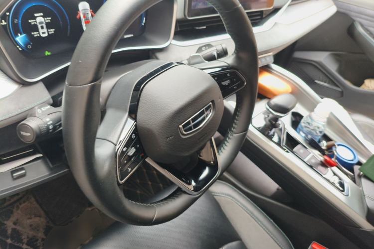 Used Geely Auto Preface 2023 2.0TD "Only This Verdant Green" Edition Steering Wheel