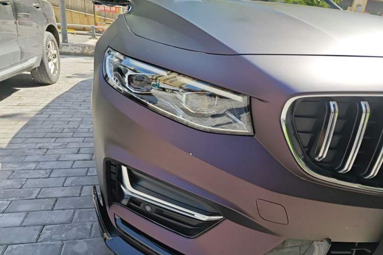 Used Geely Auto Preface 2023 2.0TD "Only This Verdant Green" Edition Right Front Headlight