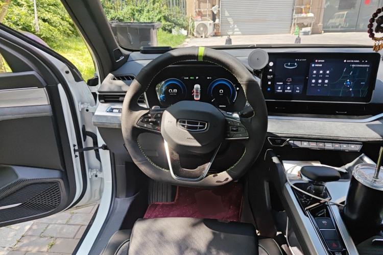 Used Geely Auto Preface 2023 2.0TD "Only This Verdant Green" Edition Steering Wheel