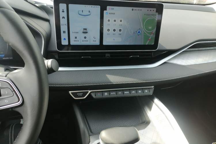 Used Geely Auto Preface 2023 2.0TD Luxury Version Audio And AC Panel