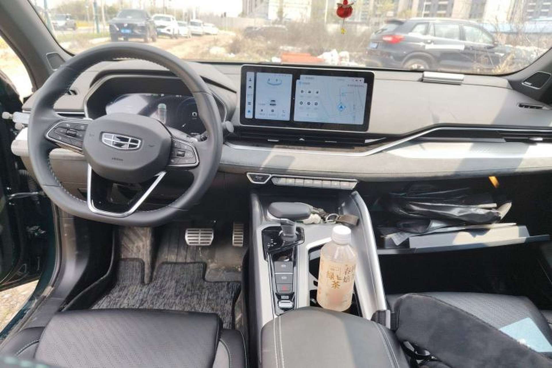 Used Geely Auto Preface 2023 2.0TD "Only This Verdant Green" Edition Center Console