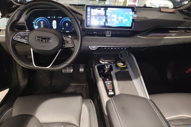 Used Geely Auto Preface 2023 2.0TD "Only This Verdant Green" Edition Center Console