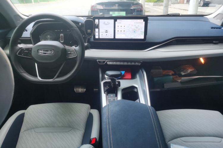 Used Geely Auto Preface 2023 2.0TD Prestige Version Center Console
