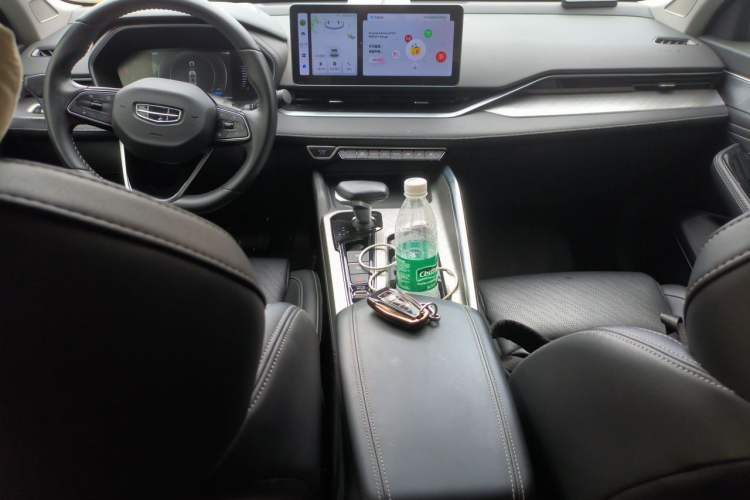 Used Geely Auto Preface 2023 2.0TD Luxury Version Center Console