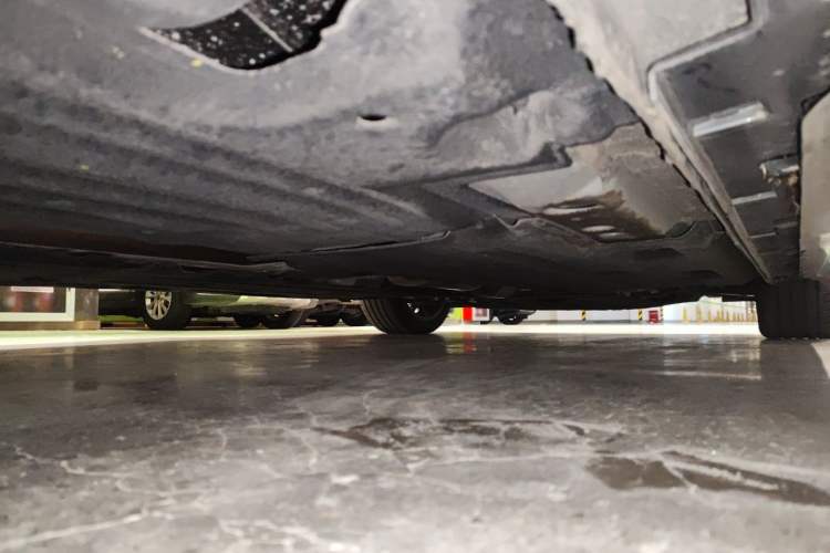Used Geely Auto Preface 2023 2.0TD "Only This Verdant Green" Edition Chassis Rear Right