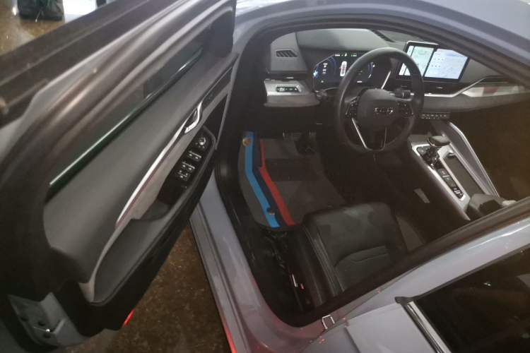 Used Geely Auto Preface 2023 2.0TD "Only This Verdant Green" Edition Driver Seat
