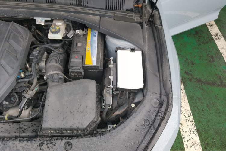 Used Geely Auto Preface 2023 2.0TD Prestige Version Engine Bay Left