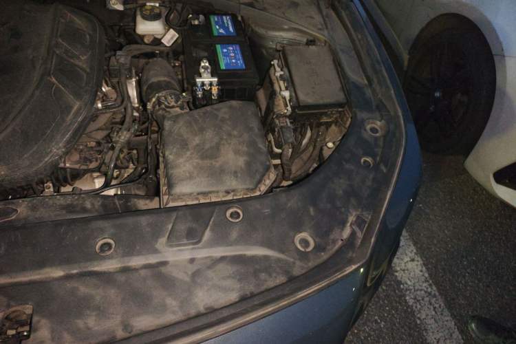 Used Geely Auto Preface 2023 2.0TD Prestige Version Engine Bay Left