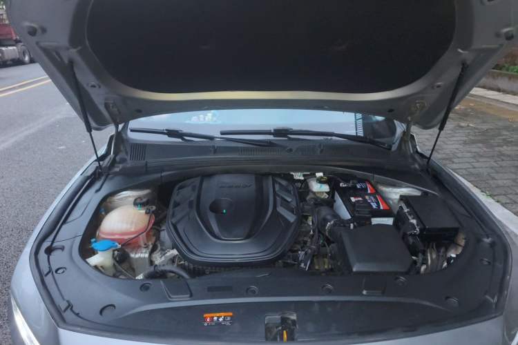 Used Geely Auto Preface 2023 2.0TD Prestige Version Engine Bay