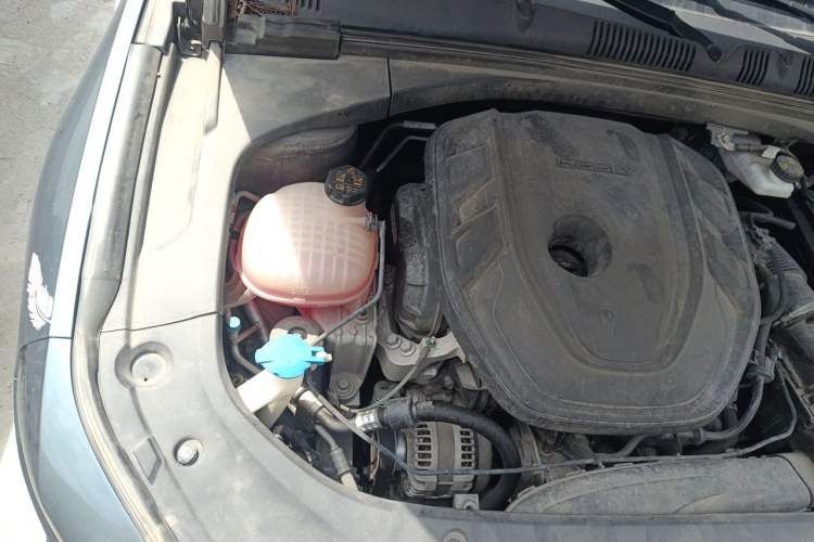 Used Geely Auto Preface 2023 2.0TD Prestige Version Engine Bay Right