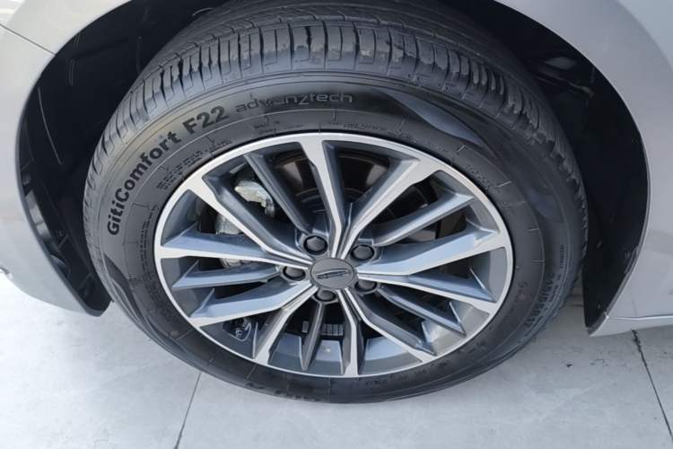 Used Geely Auto Preface 2023 2.0TD Luxury Version Exterior 4