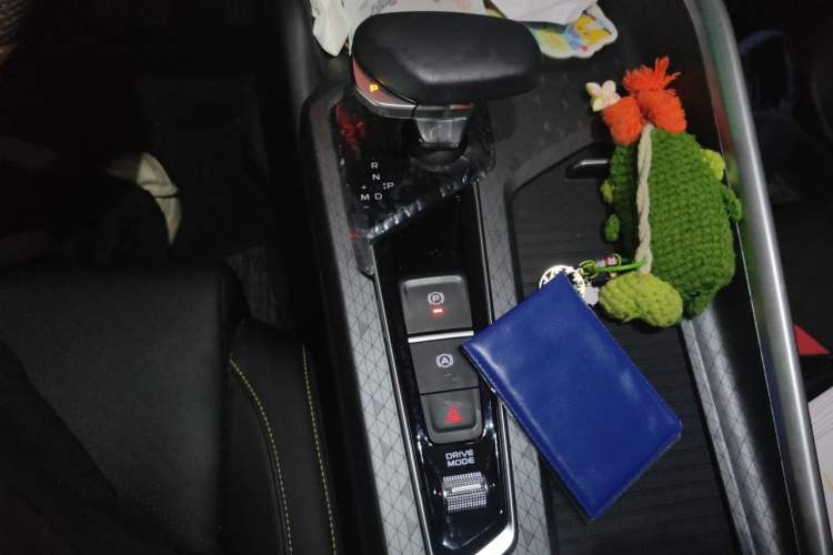 Used Geely Auto Preface 2023 1.5TD Kunlun Edition Gear Lever