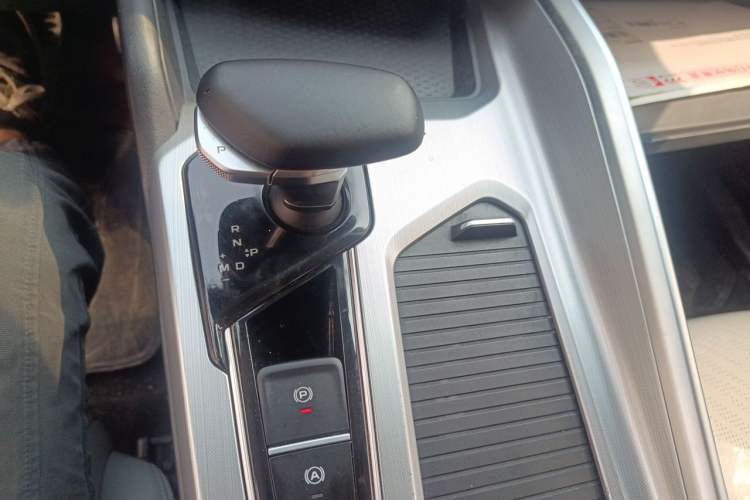 Used Geely Auto Preface 2023 2.0TD Prestige Version Gear Lever