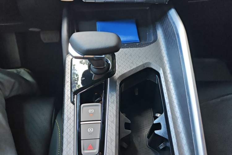 Used Geely Auto Preface 2023 1.5TD Kunlun Edition Gear Lever
