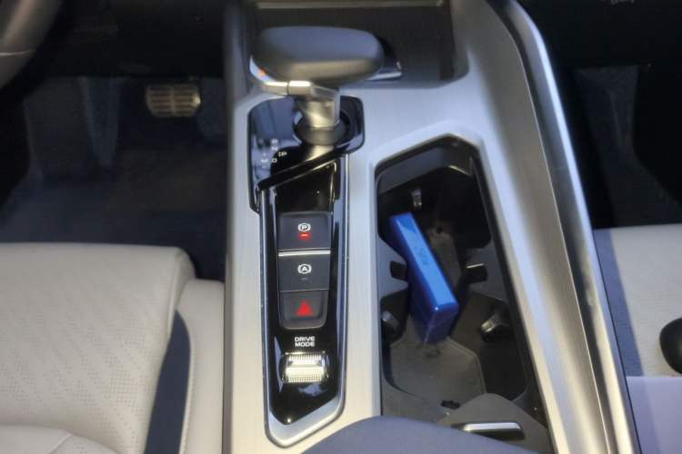 Used Geely Auto Preface 2023 2.0TD Prestige Version Gear Lever